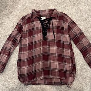AMERICAN EAGLE Plaid Lace-Up Long Sleeve Shirt